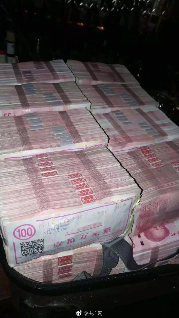{随机关键词}