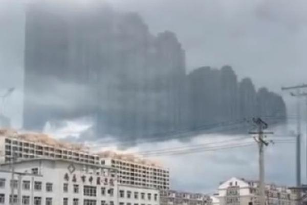 {随机关键词}