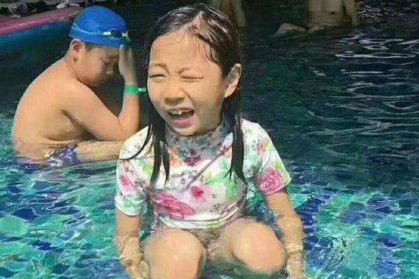 {随机关键词}